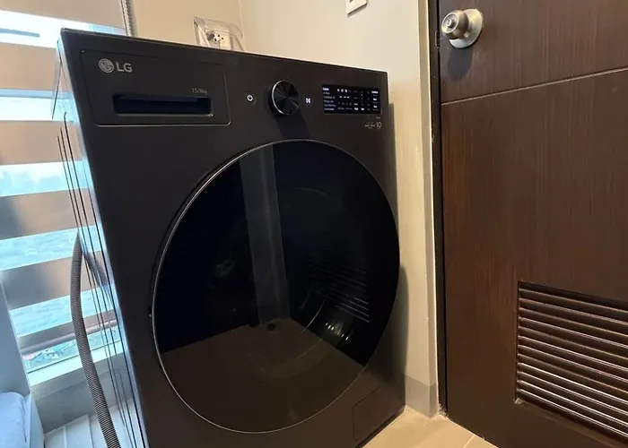 The Cornerstone: Charming 3br W/ Washer Uptown Bgc Apartamento