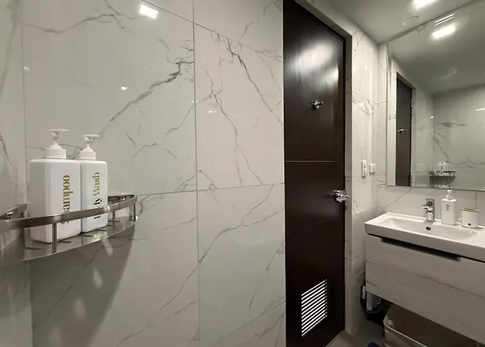 Apartamento The Cornerstone: Charming 3br W/ Washer Uptown Bgc *