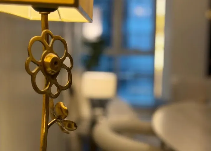 The Cornerstone: Charming 3br W/ Washer Uptown Bgc *