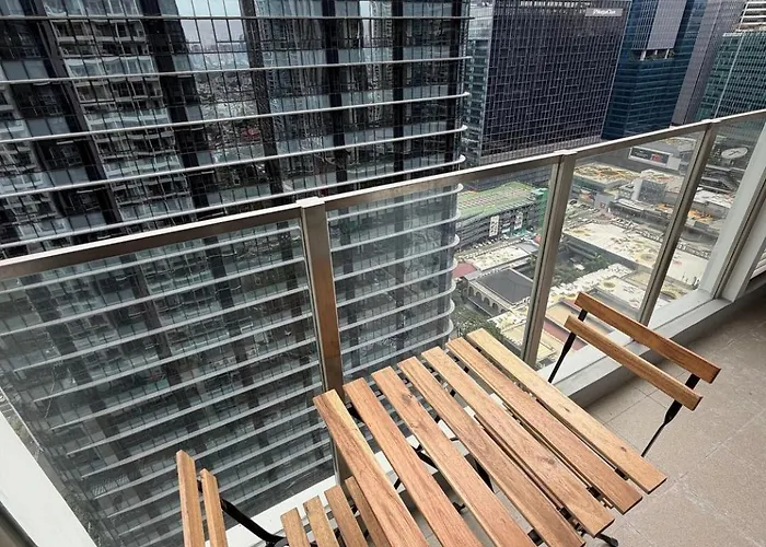 The Cornerstone: Charming 3br W/ Washer Uptown Bgc * Manila